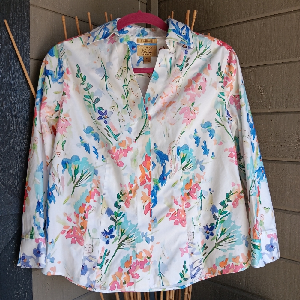 Taylor Floral White Button Down Blouse Size 10P